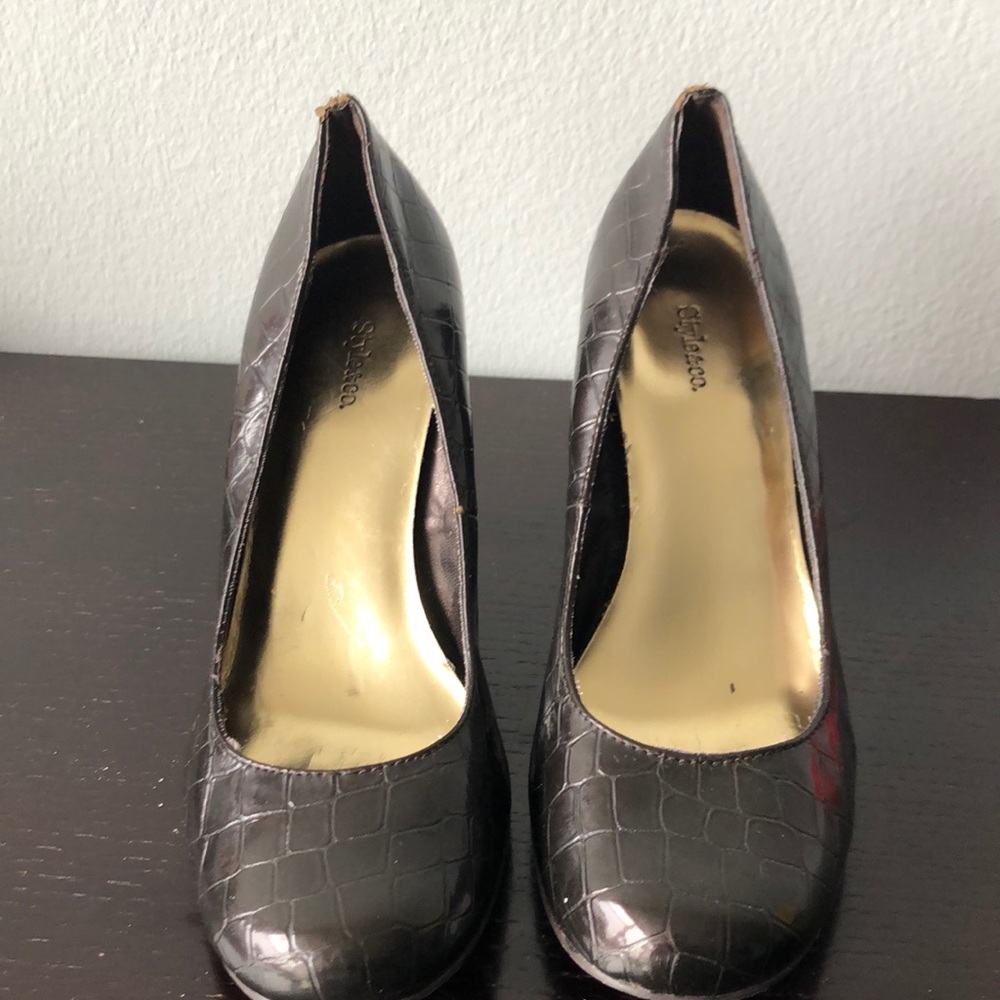 Dark Brown Work Pump